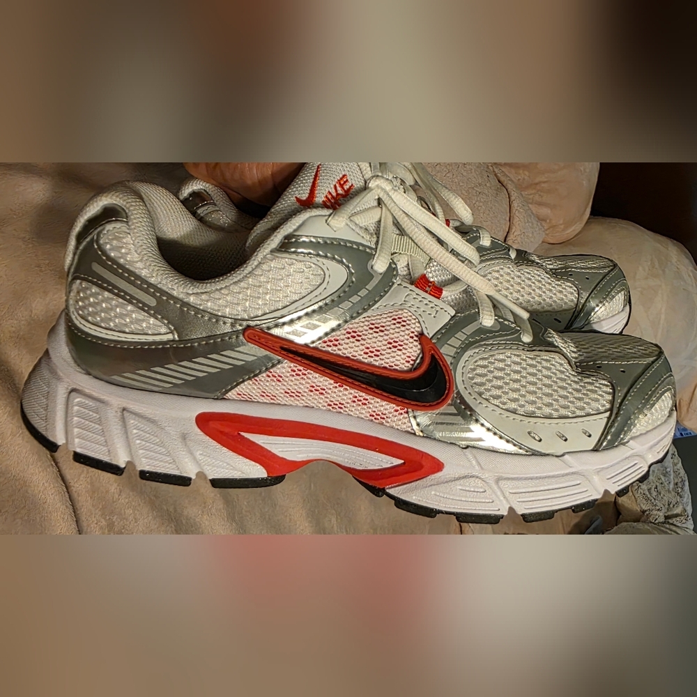 Nike Initiator Shoes Size 9